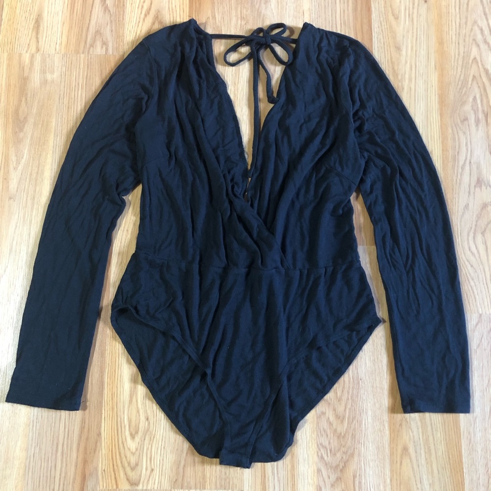 Charlotte Russe 💫 Deep V Bodysuit